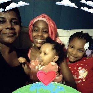 Meet your Posher, Deona